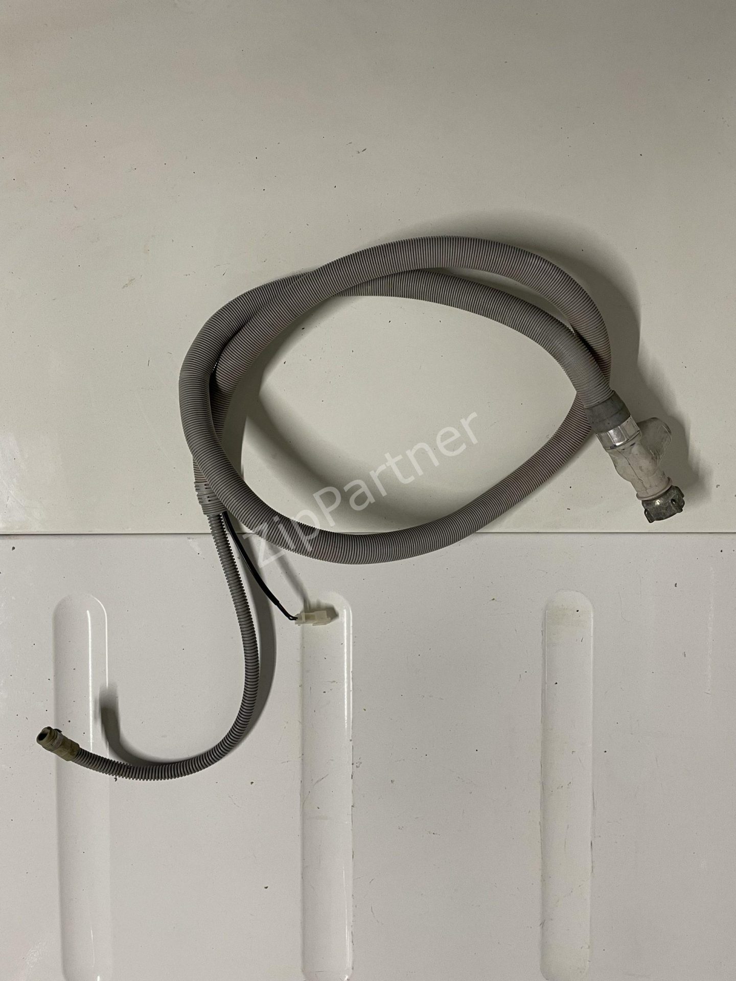 Заливной шланг с аквастопом Smeg 758974075 (б/у)