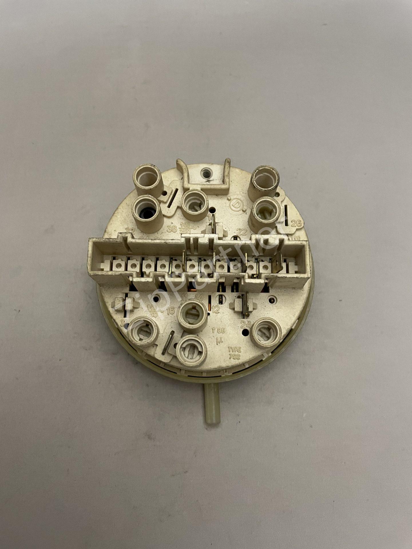 Прессостат Ariston, Indesit 175/100, 220/120 275 (б/у)
