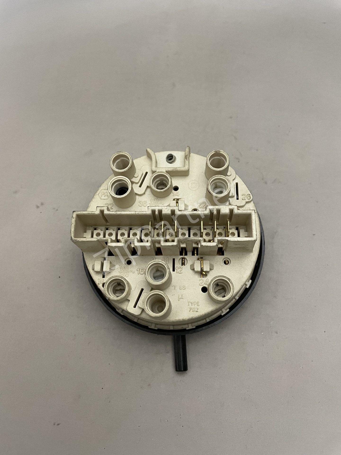 Прессостат Ariston, Indesit 155/125, 210/95, 792109 (б/у)