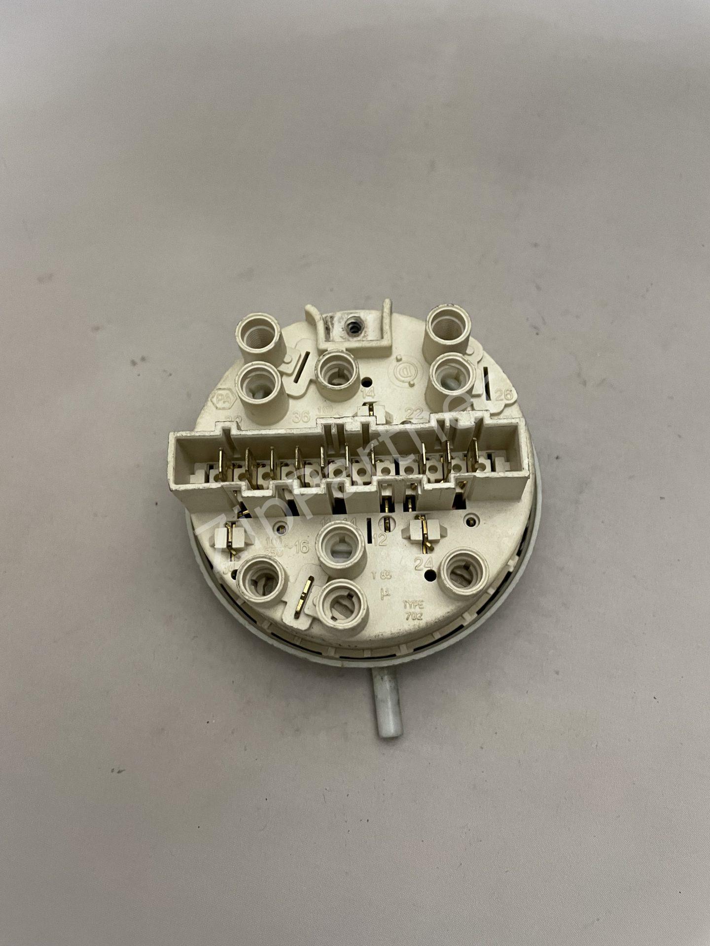 Прессостат Ariston, Indesit 130/100, 145/100, 275/135 310, 793329 (б/у)