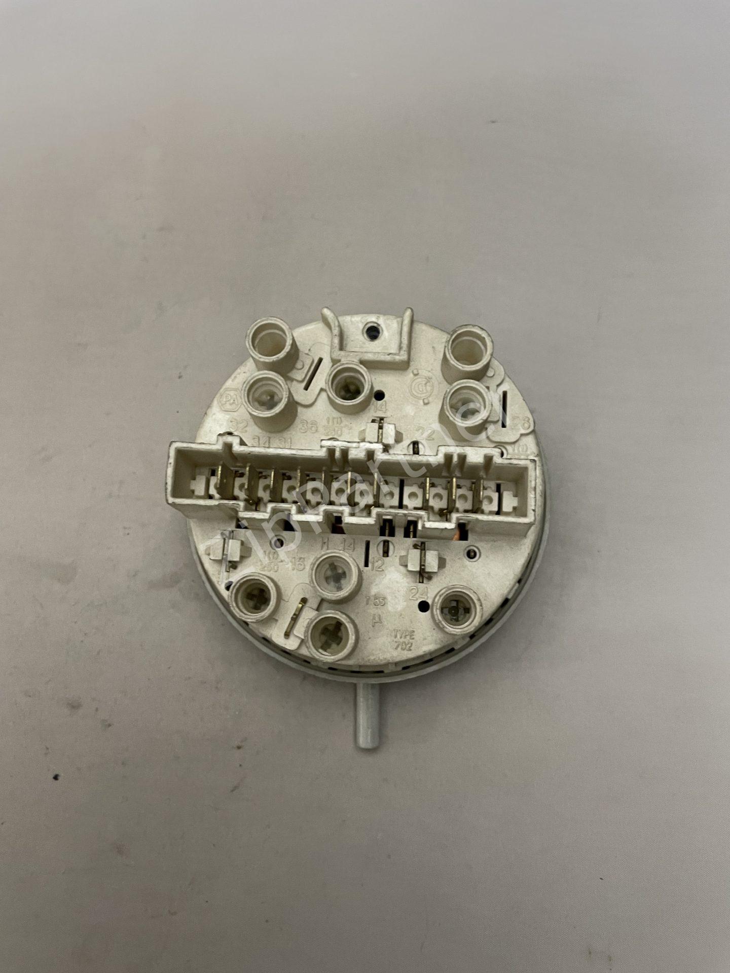 Прессостат Ariston, Indesit 120/90, 135/100, 235/145 280, 793336 (б/у)