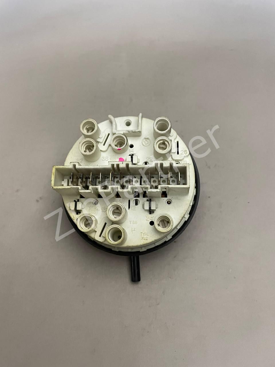 Прессостат AEG, Electrolux, Zanussi 135/34, 60/24, 230/150 (б/у)