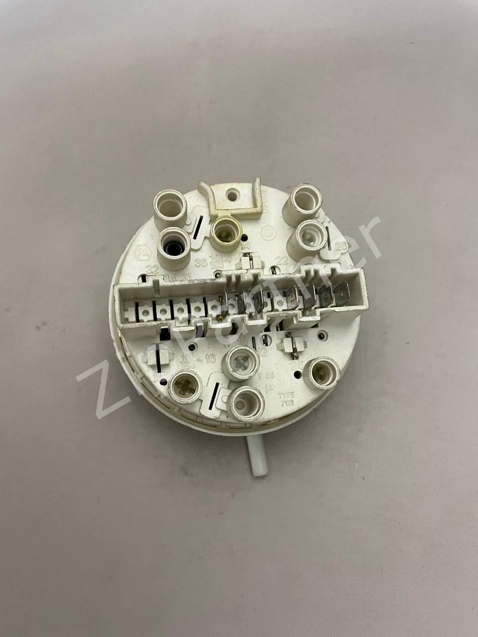 Прессостат AEG, Electrolux, Zanussi 146087601 (б/у)