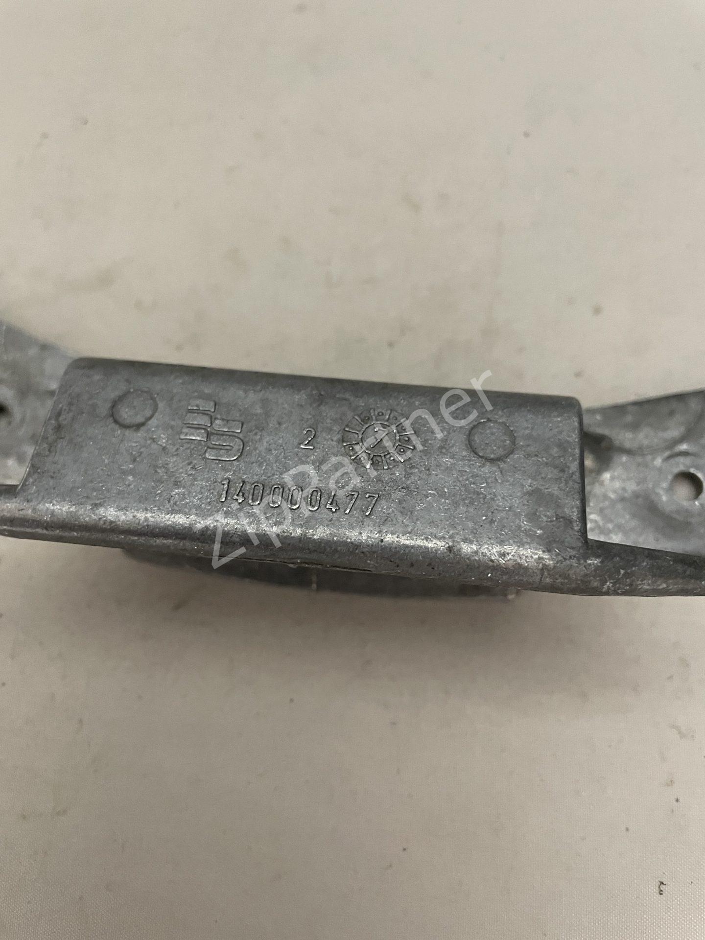 Петля люка Ariston, Indesit C00043636 (б/у) — изображение 3