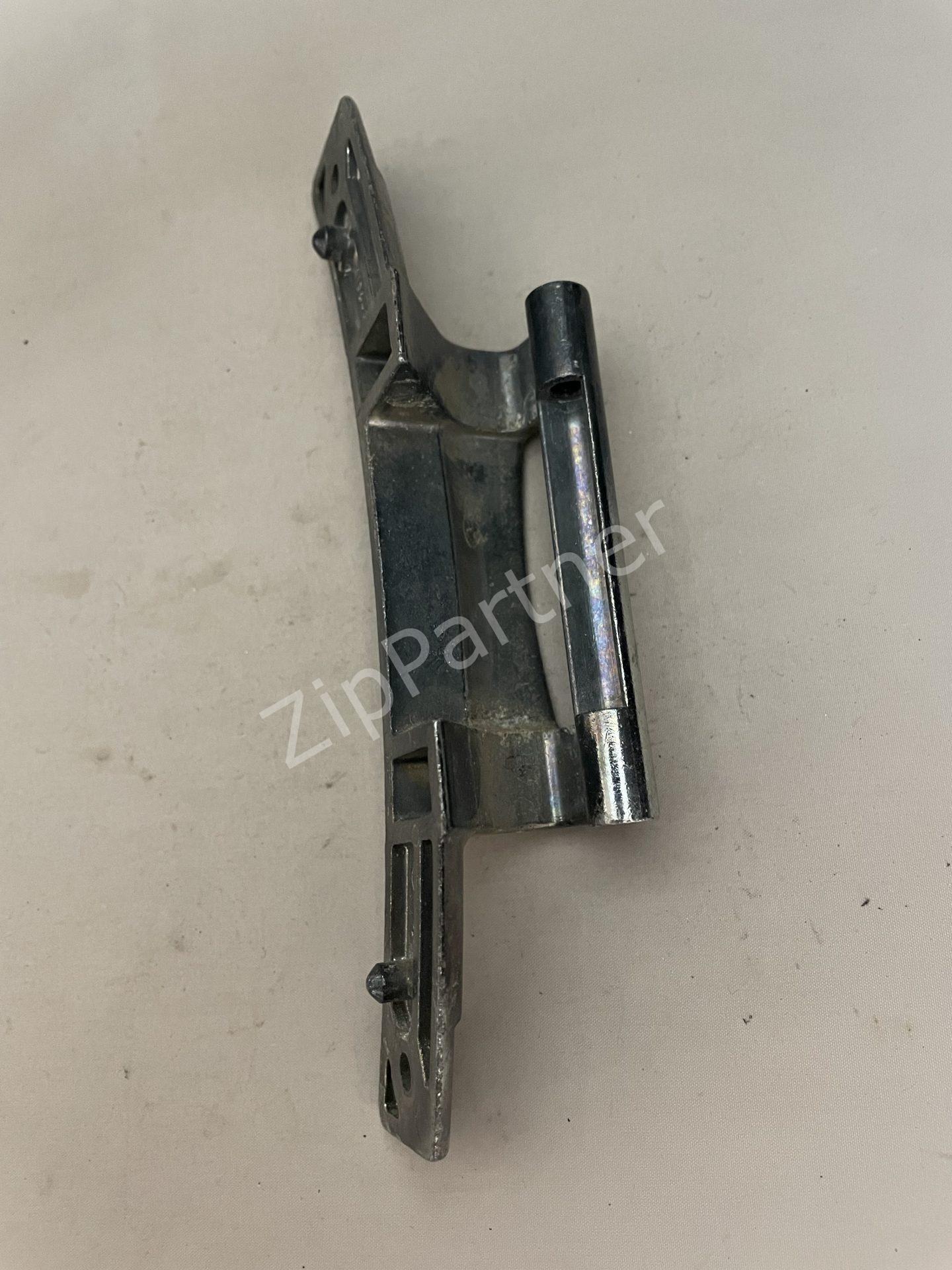 Петля люка AEG, Electrolux, Zanussi 1108433002 (б/у) — изображение 3