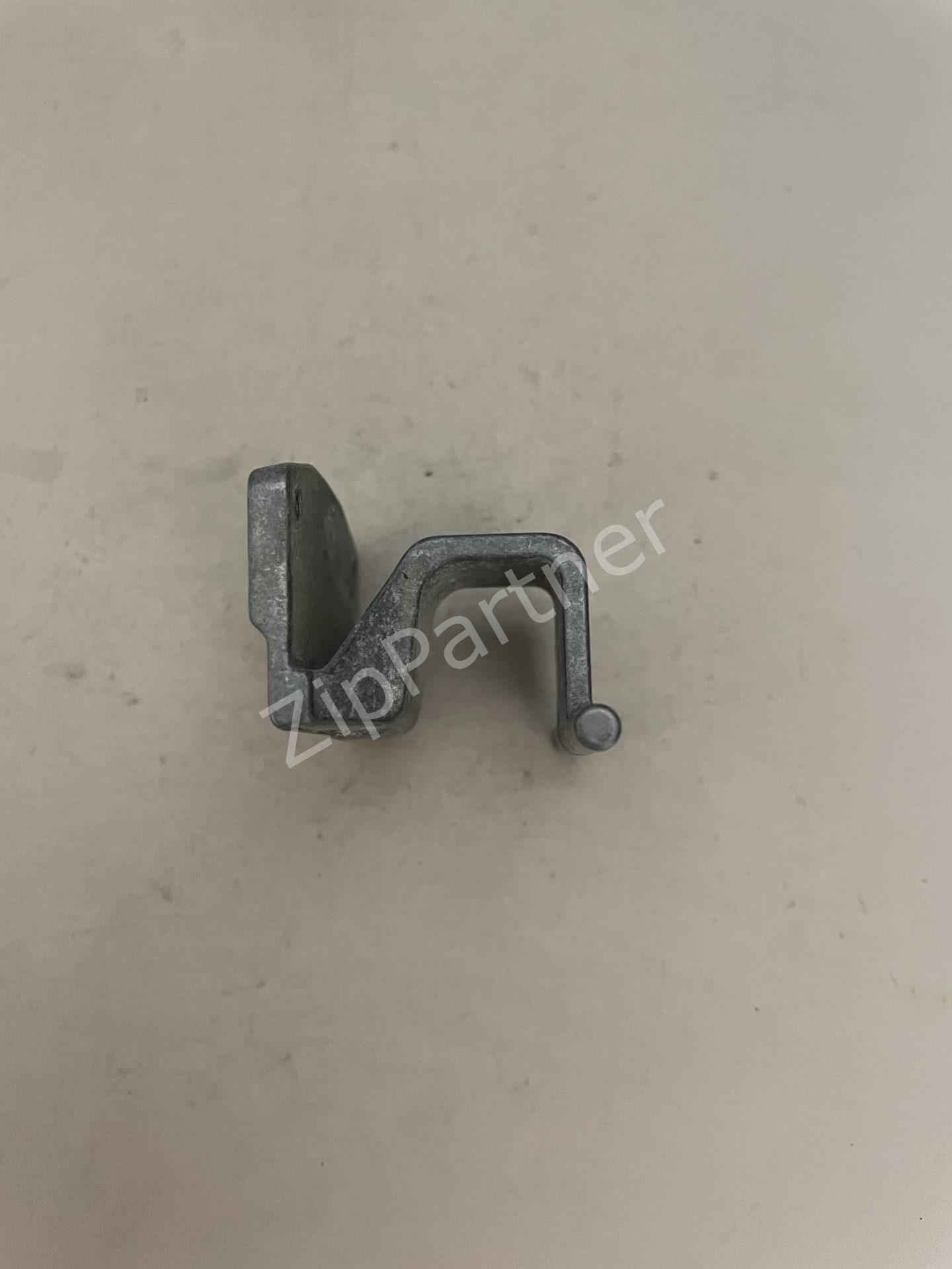 Петля люка Ariston, Indesit C00115666 (б/у) — изображение 4
