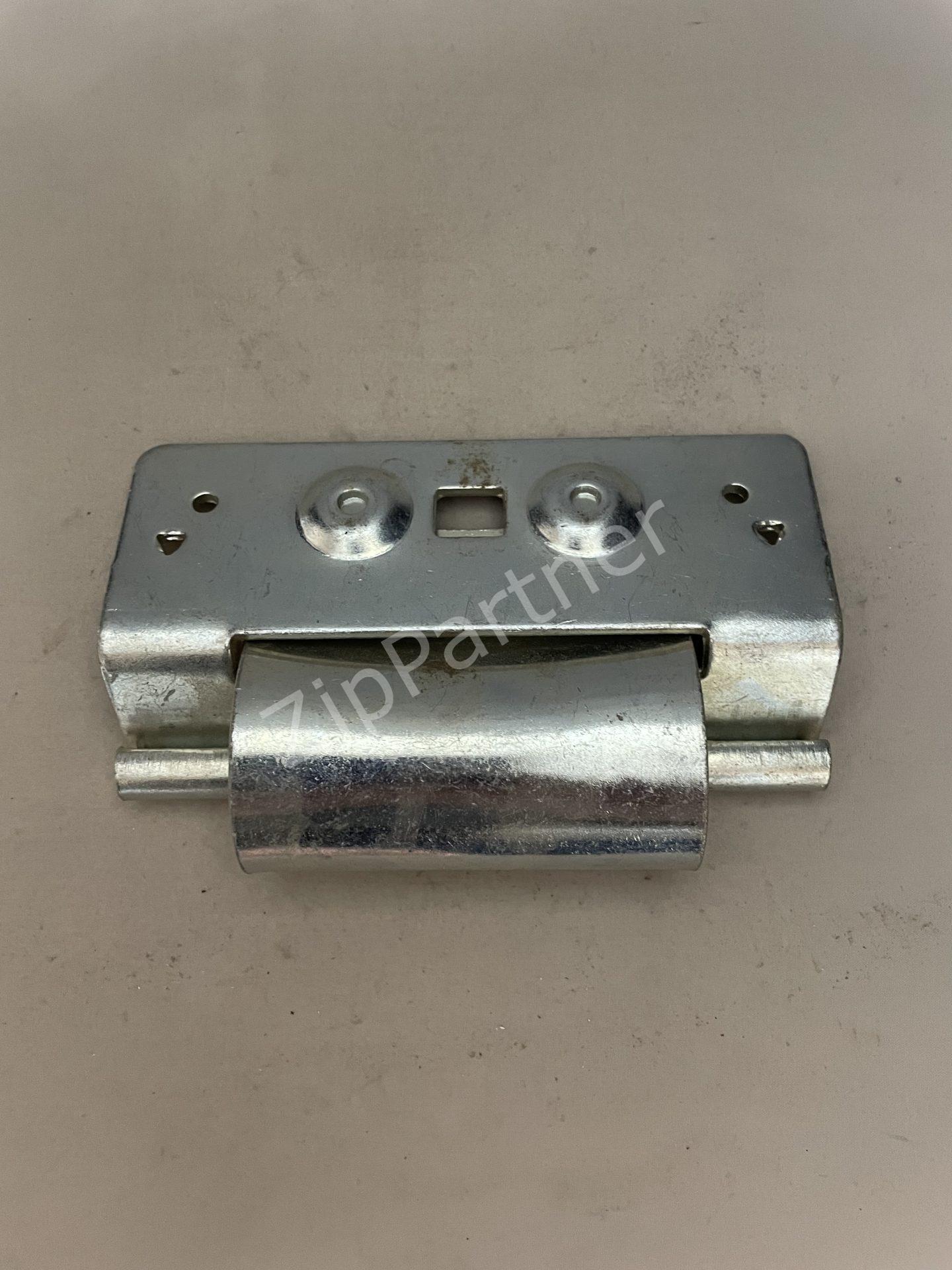 Петля люка AEG, Electrolux, Zanussi 1240136067 (б/у) — изображение 2