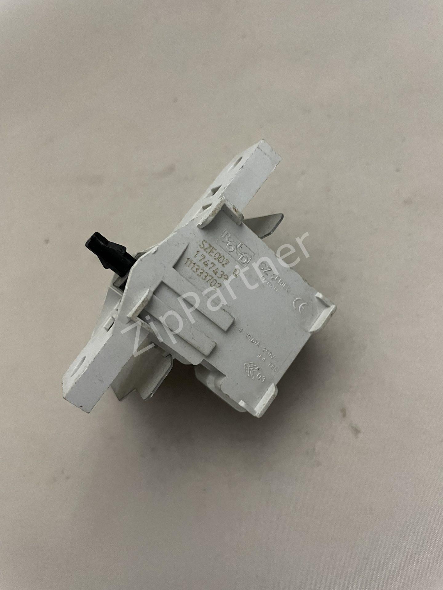 Кнопка AEG, Electrolux, Zanussi 1747439, 111333702 (б/у) — изображение 3