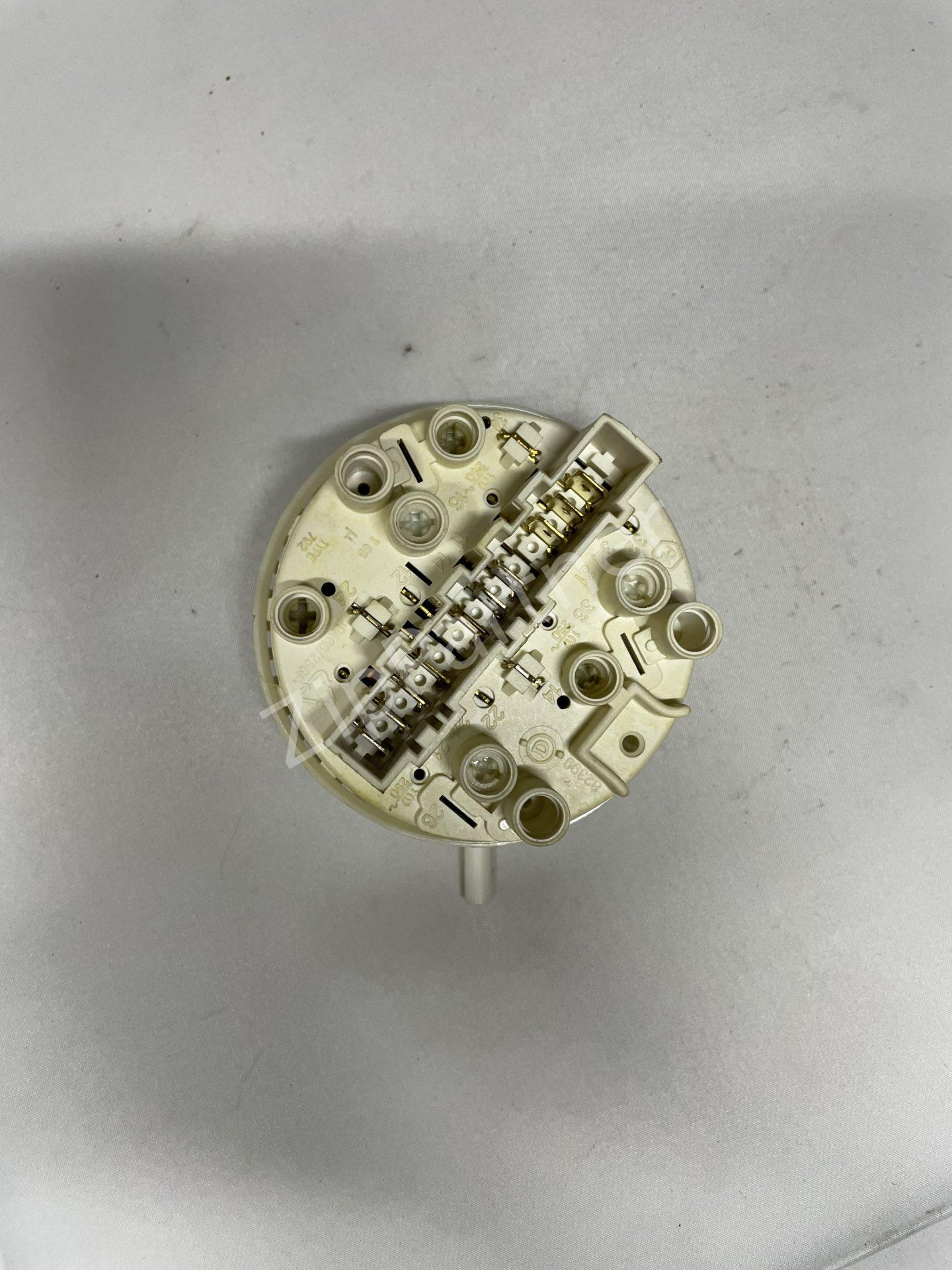 Прессостат AEG, Electrolux, Zanussi 150860308 (б/у)