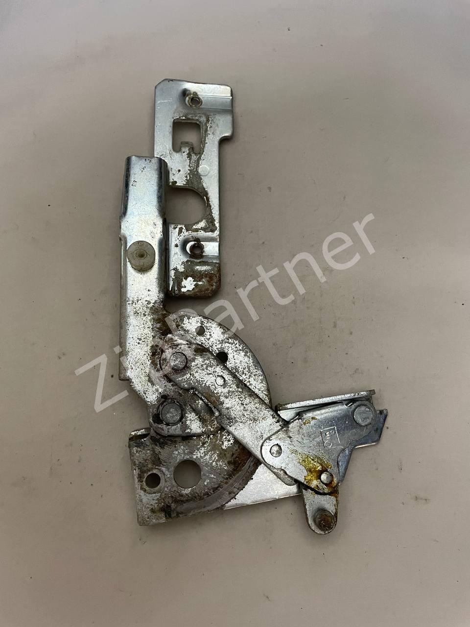 Петля двери AEG, Electrolux, Zanussi 50269955006 (Левая, б/у) — изображение 2