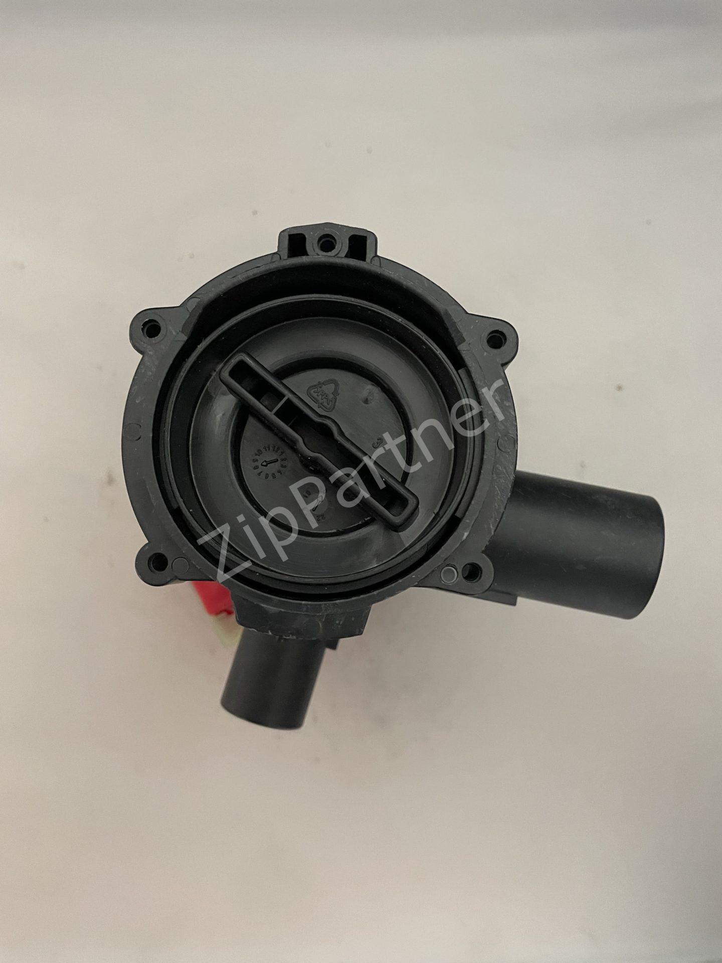 Сливная помпа с улиткой Bosch, Siemens 4 защелки, фишка спереди 82012007 — изображение 4