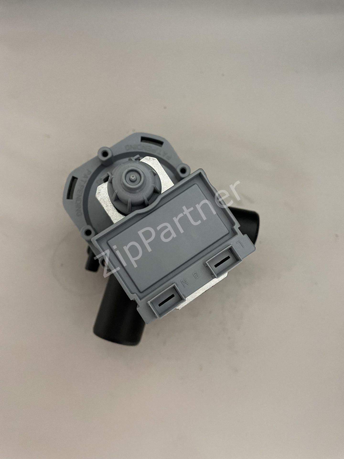Сливная помпа с улиткой Bosch, Siemens 3 защелки, фишка спереди 292075 — изображение 4