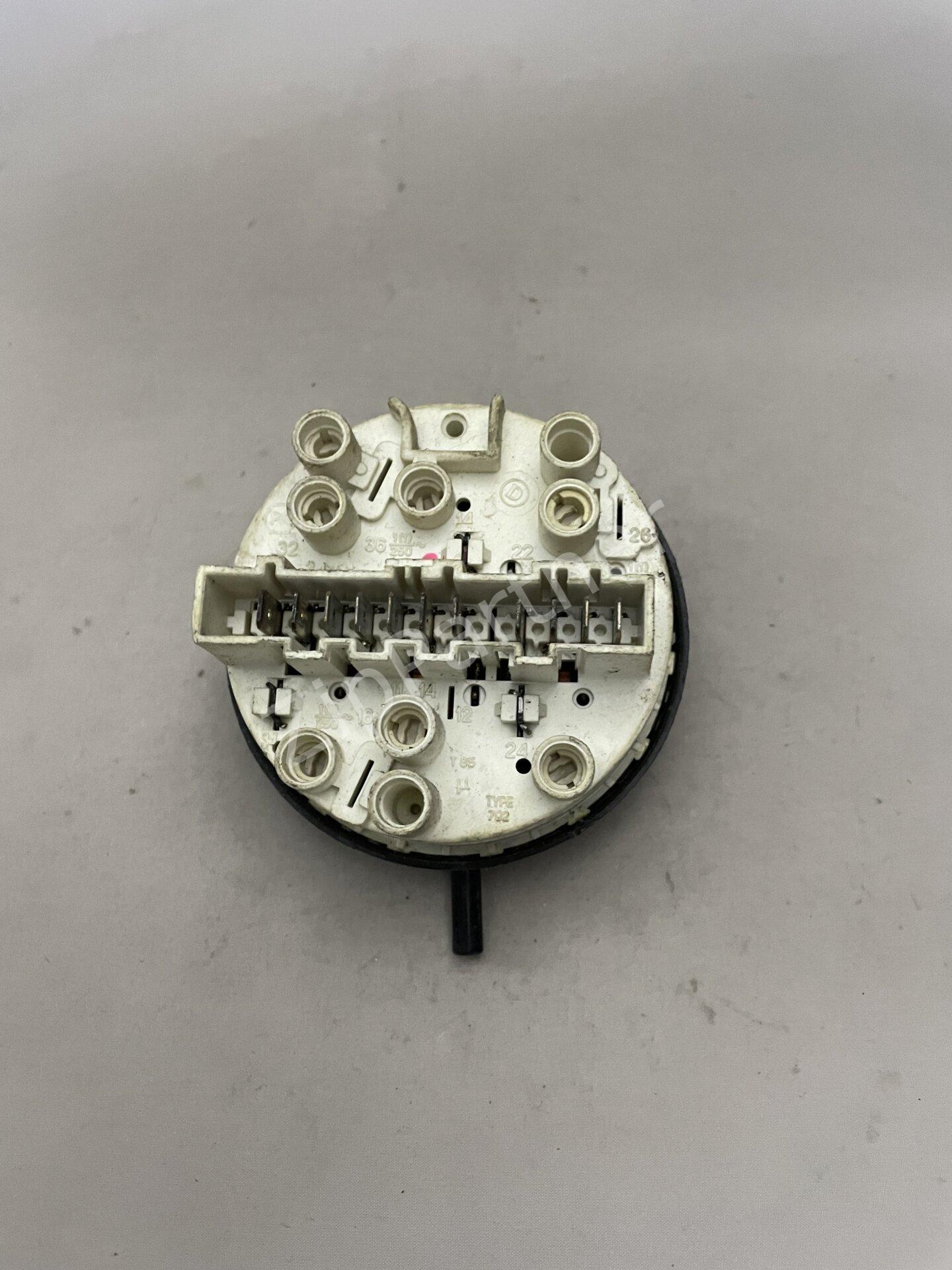 Прессостат AEG, Electrolux, Zanussi 145/45 60/30 230/150 (б/у)
