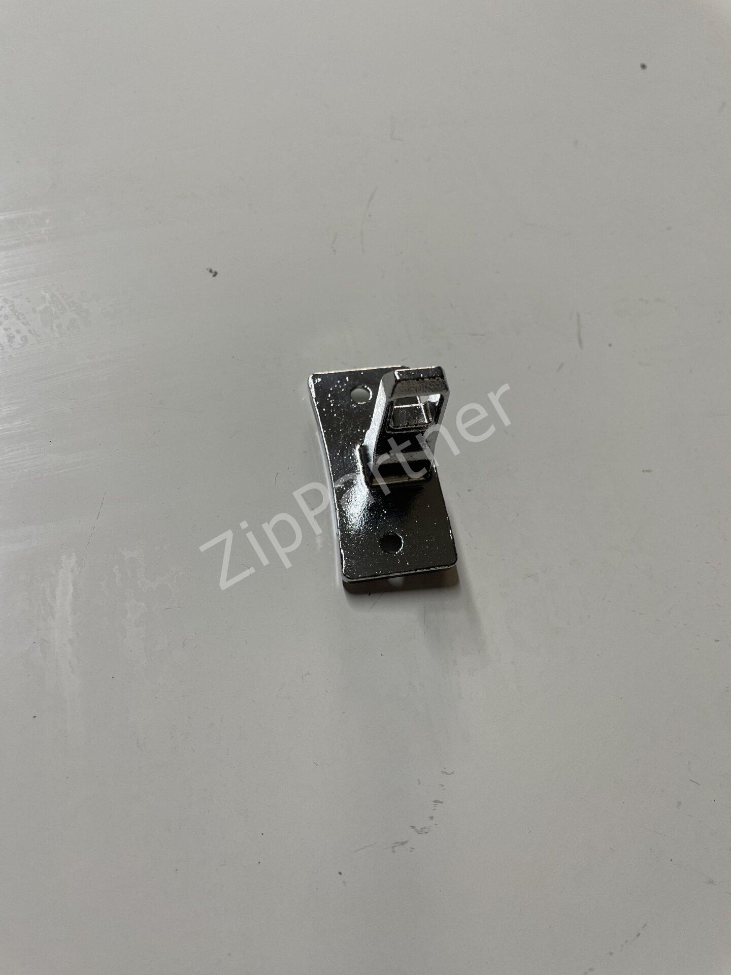 Крючок люка Haier 0020100284A (б/у)
