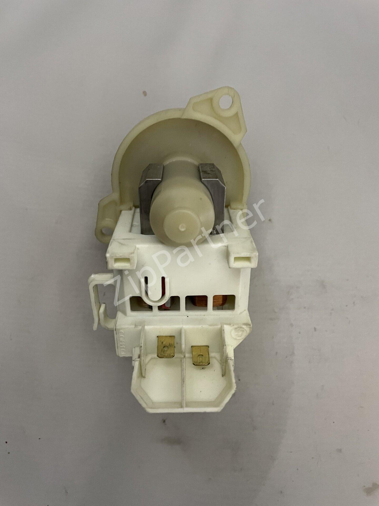 Помпа Bosch Siemens 2 винта клеммы сзади 00152710 (б/у) фото #3
