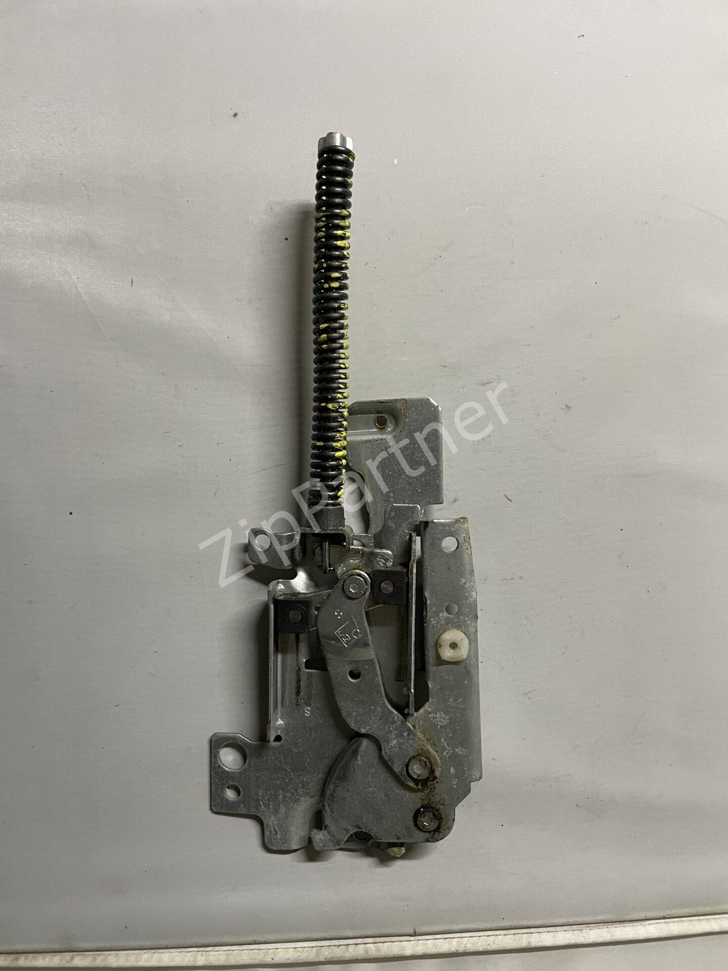 Петля двери AEG Electrolux Zanussi 4055157582 (Левая б/у) фото #2