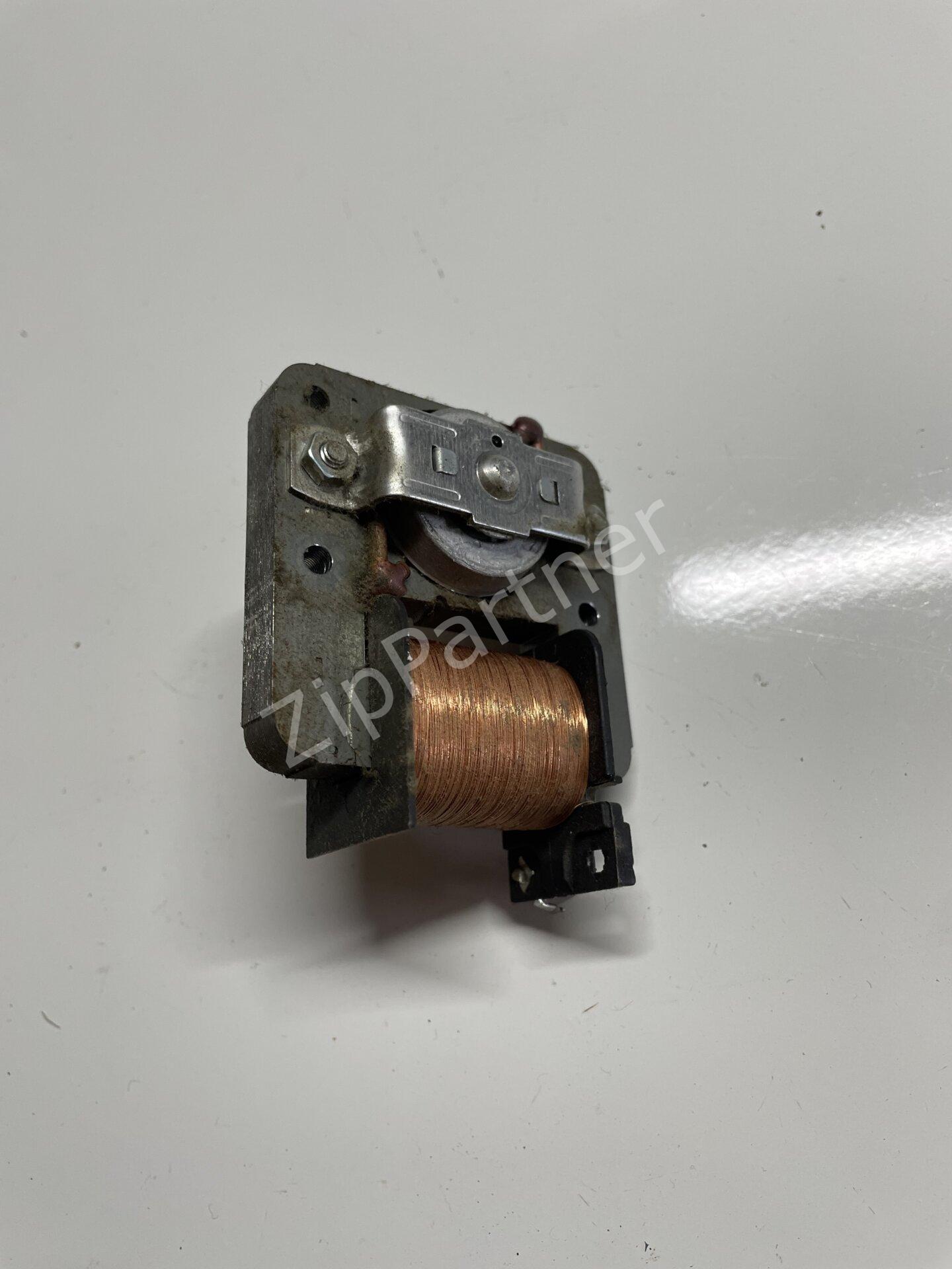Двигатель вентилятора YJF62A-220 LG Midea Samsung (б/у) фото #2