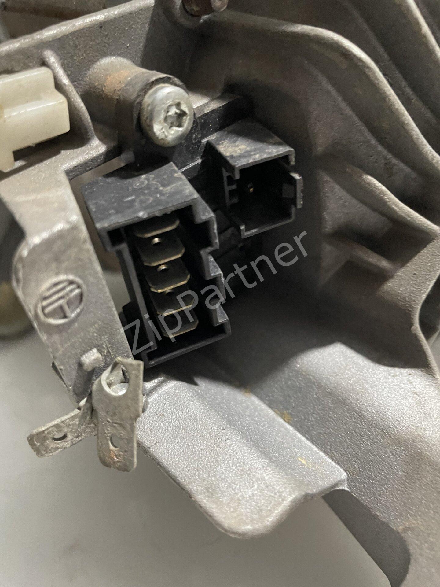 Двигатель Bosch Siemens 1261270 (б/у) фото #3