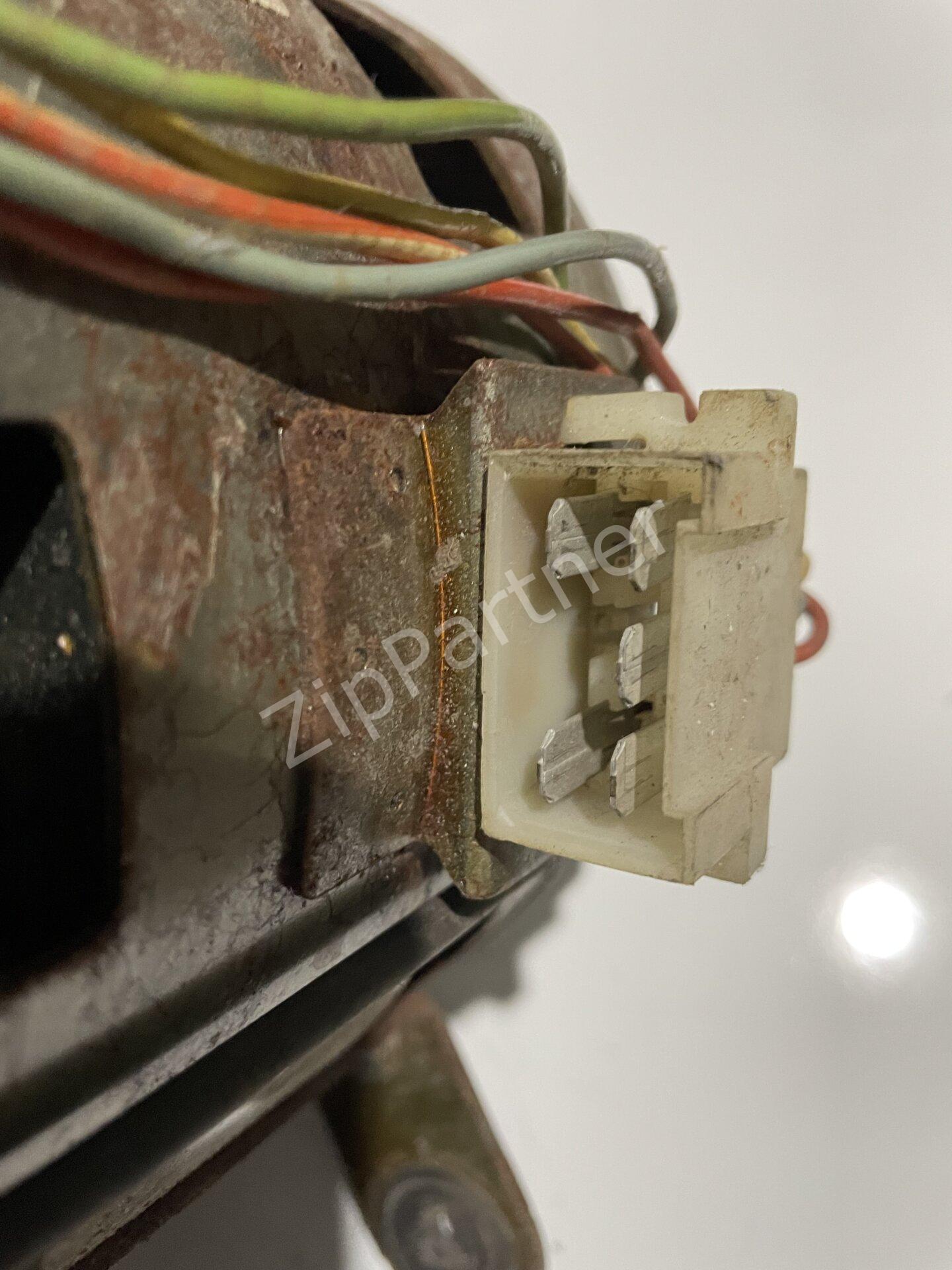 Двигатель AEG, Ariston, Electrolux, Indesit, Zanussi 126150 (б/у) фото #3