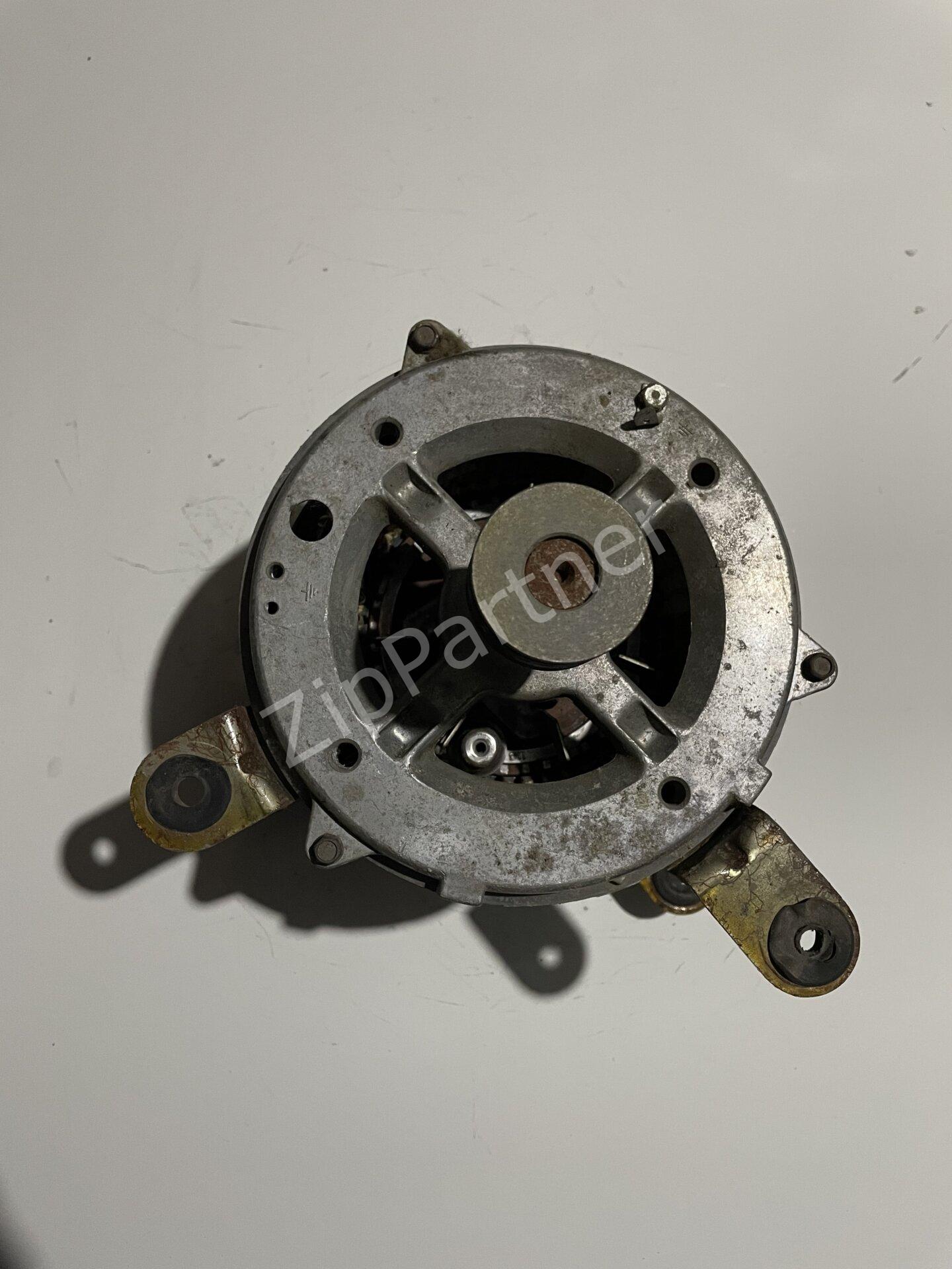 Двигатель AEG, Ariston, Electrolux, Indesit, Zanussi 126150 (б/у) фото #4