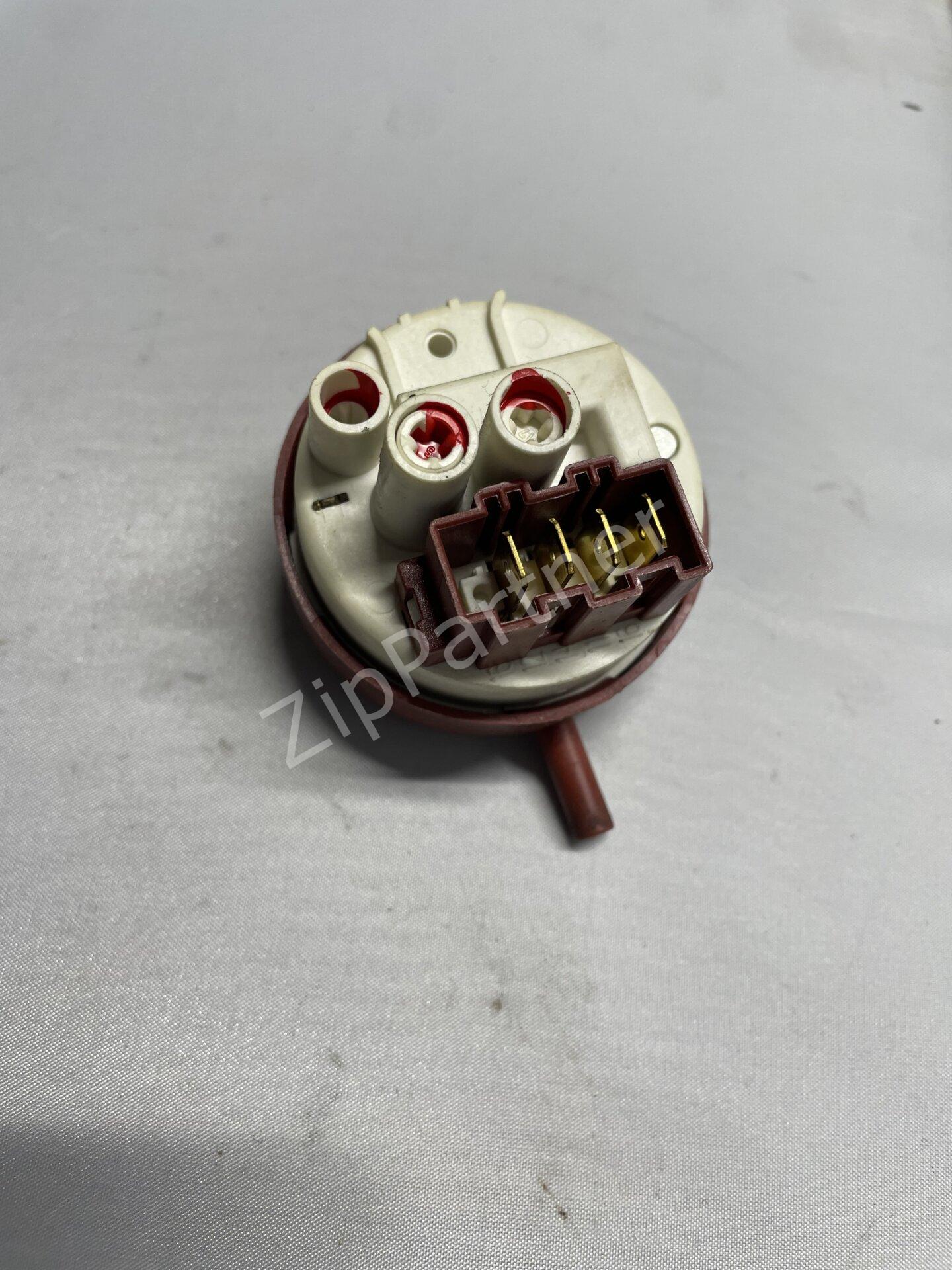 Прессостат 70-45-330 C00110327 Ariston Indesit (б/у) фото #1