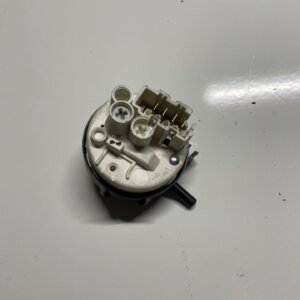 Прессостат Ariston, Indesit, Whirlpool 16060008101 (б/у)