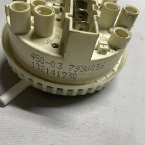 Прессостат AEG, Electrolux, Zanussi 132141930 (б/у)