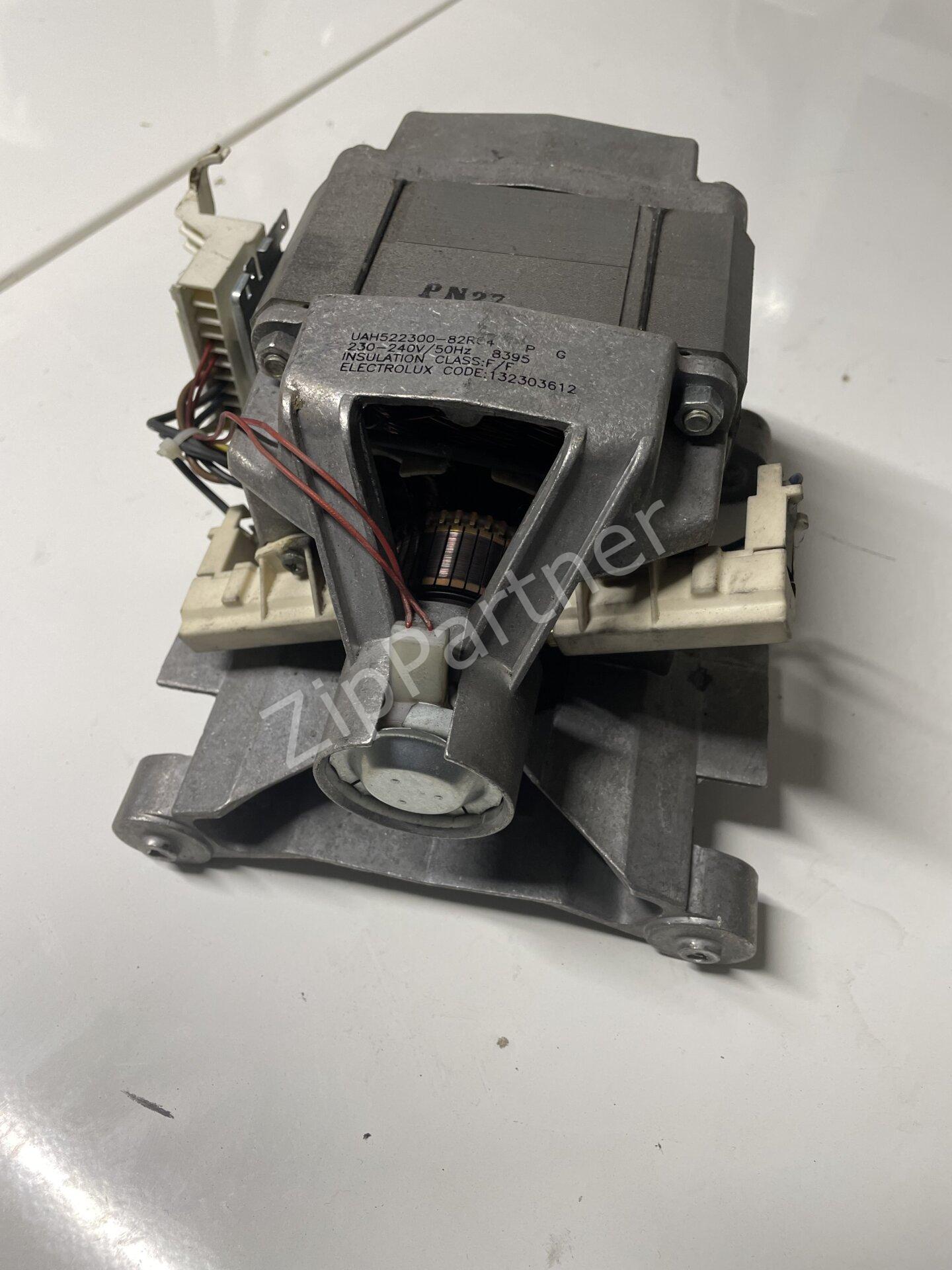 Двигатель AEG Electrolux Zanussi 132303612 (б/у) фото #2