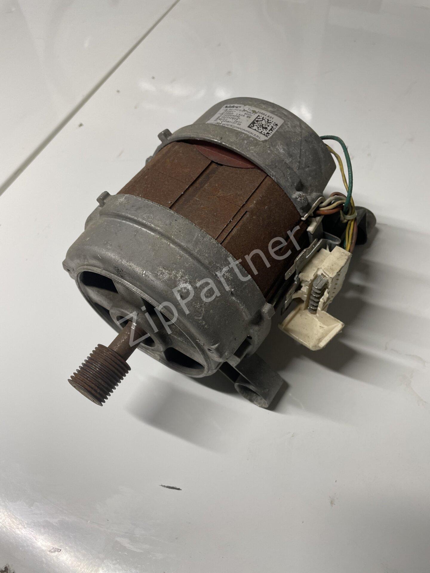 Двигатель AEG Electrolux Zanussi 132712604 (б/у) фото #1