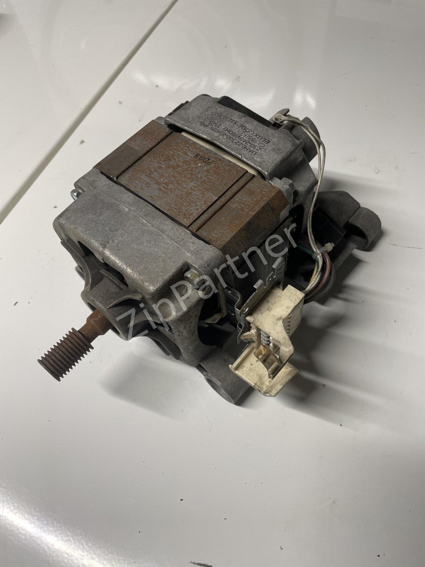 Двигатель AEG Electrolux Zanussi 132303623 (б/у) фото #1