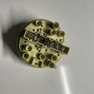Прессостат AEG, Electrolux, Zanussi 132141940 (б/у)